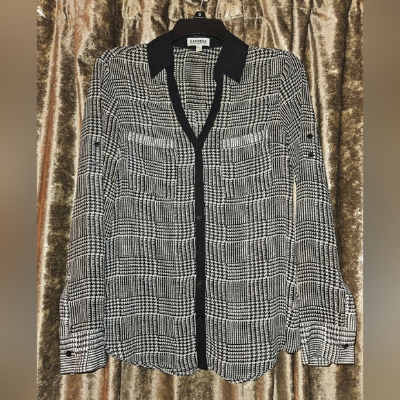 Express Portofino - Black and White Button-Up Blouse - Picture 1 of 5
